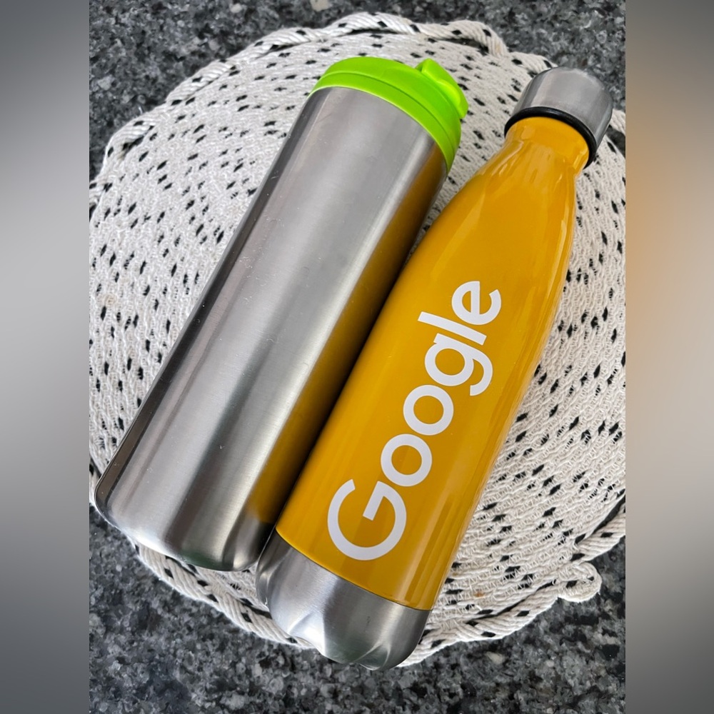 2 drink bottle containers.